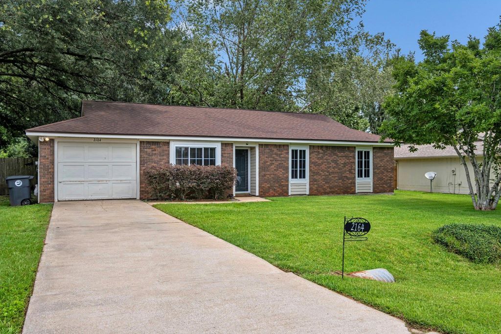 Photo of 2164 PORTSMOUTH Circle, Tallahassee, FL 32311 (MLS # 392526)