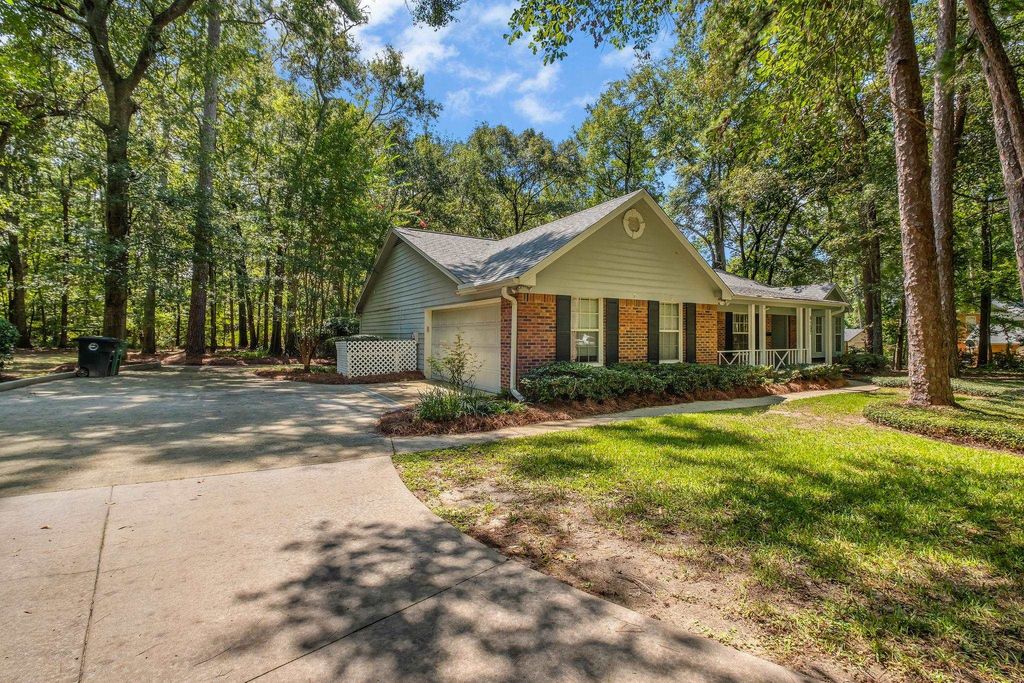 Photo of 8157 Blue Quill Trail, Tallahassee, FL 32312 (MLS # 389958)
