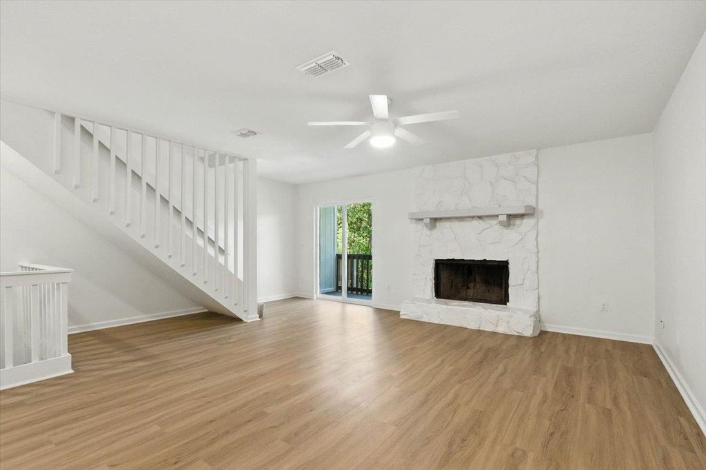 Photo of 1202 Cross Creek Way #2, Tallahassee, FL 32301 (MLS # 391617)