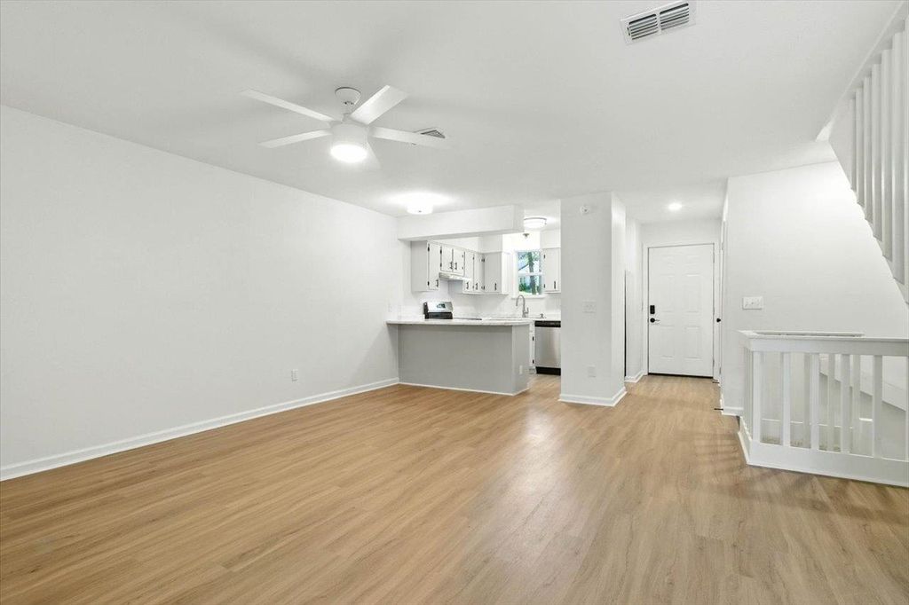 Photo of 1202 Cross Creek Way #2, Tallahassee, FL 32301 (MLS # 391617)