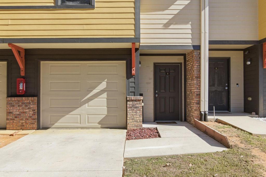 Photo of 741 White Drive #32, Tallahassee, FL 32304 (MLS # 393268)