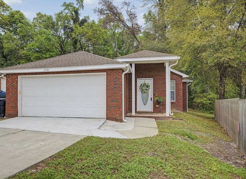 Photo of 2908 Briar Court, Tallahassee, FL 32308 (MLS # 397900)