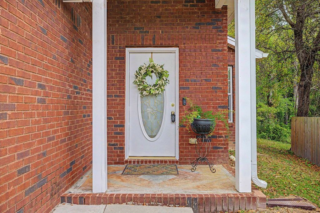 Photo of 2908 Briar Court, Tallahassee, FL 32308 (MLS # 397900)