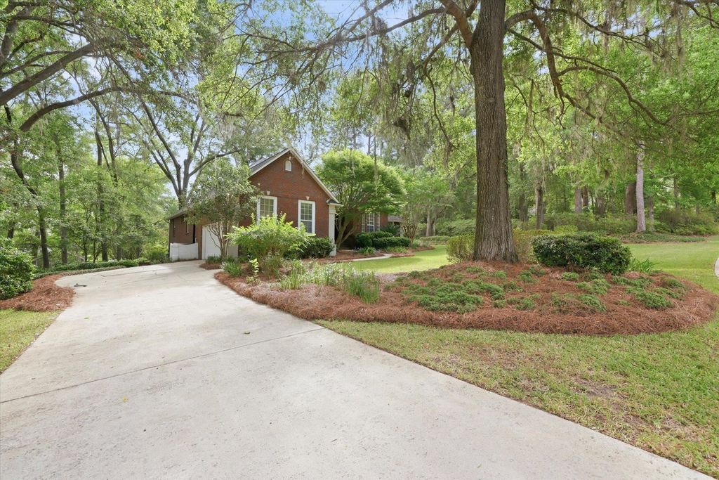 Photo of 2760 W Hannon Hill Drive, Tallahassee, FL 32309 (MLS # 399371)