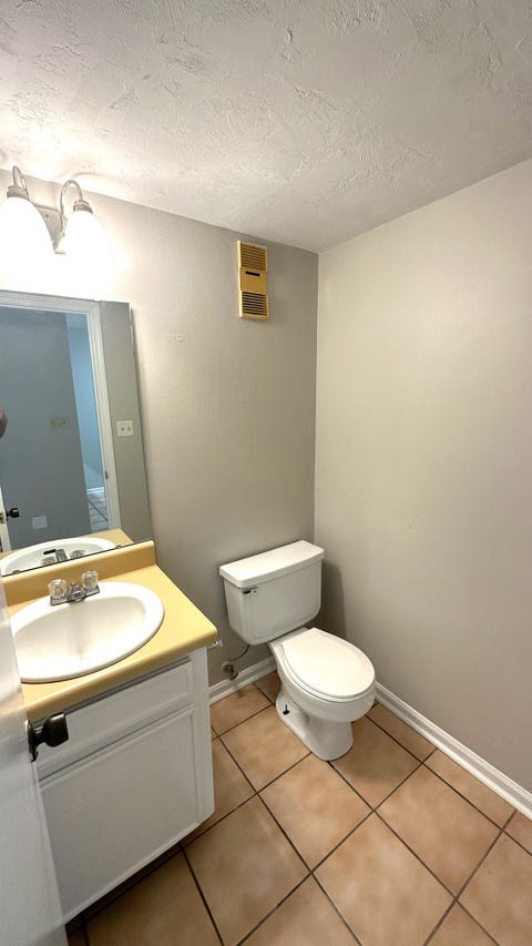 Tiny photo for 803 Timbers Court, Tallahassee, FL 32304 (MLS # 401004)