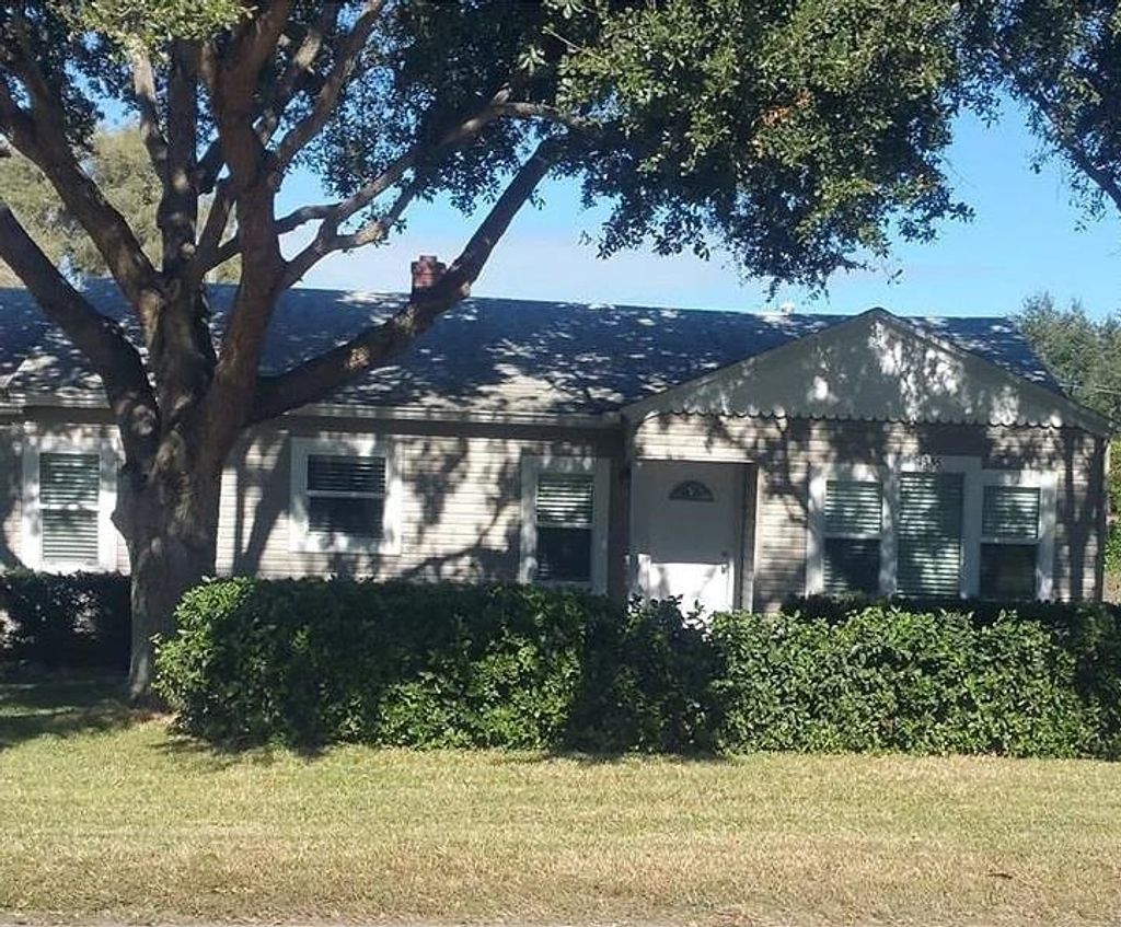 Photo of 4355 58th Ave N Ave, Other Florida, FL 33714 (MLS # 395680)