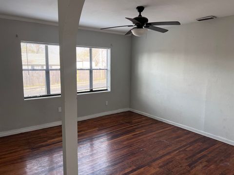 Tiny photo for 2001 Daisy Street, Tallahassee, FL 32310 (MLS # 391901)