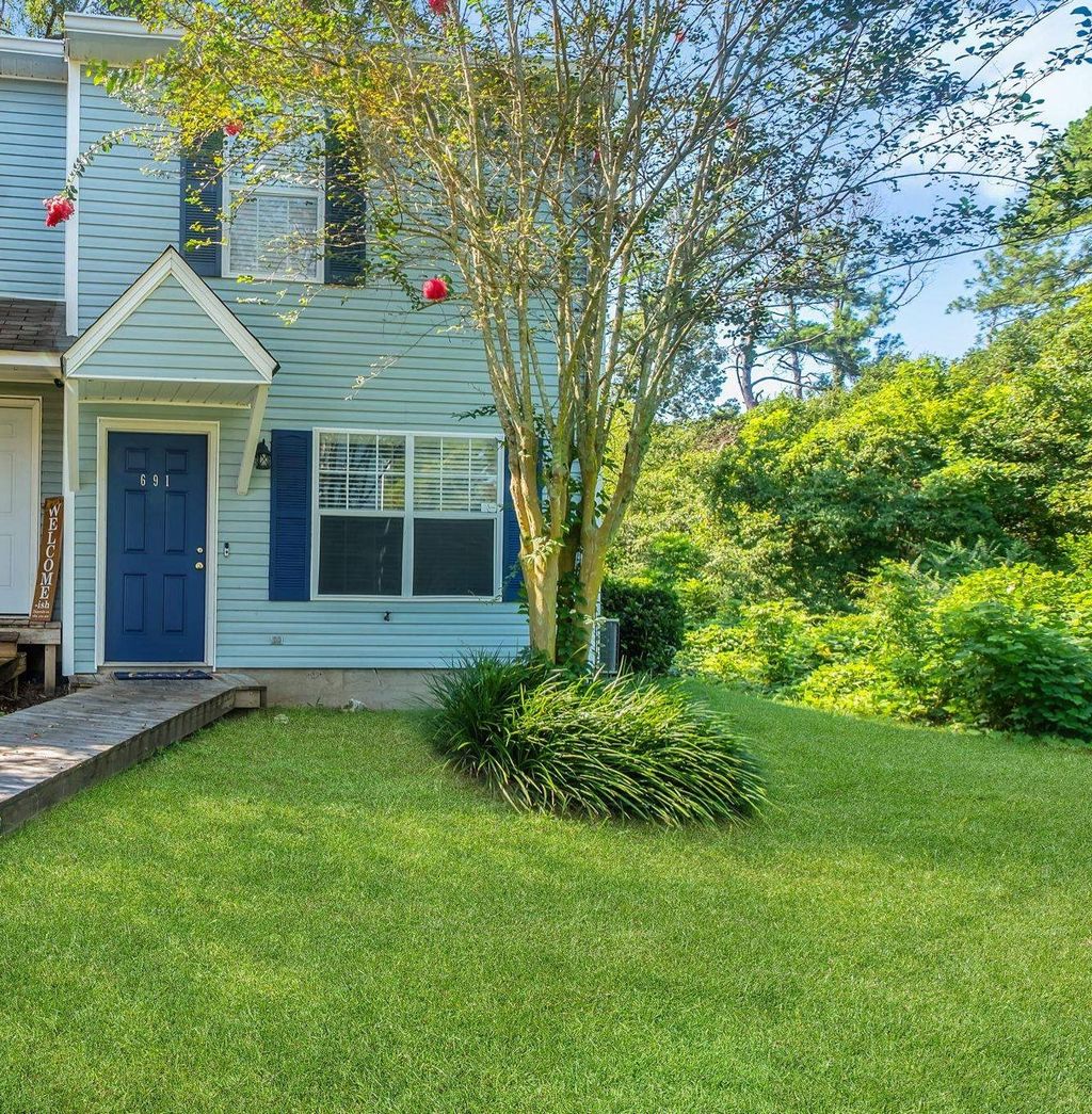 Photo of 691 Timberwood E Circle, Tallahassee, FL 32304 (MLS # 388734)