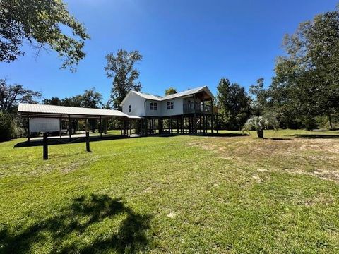 A home in Marianna