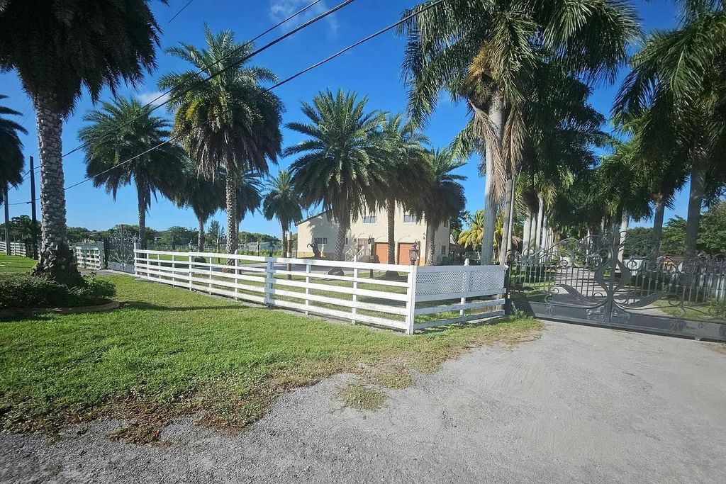 Photo of 3850 SW 124th Avenue, Other Florida, FL 33027 (MLS # 397462)