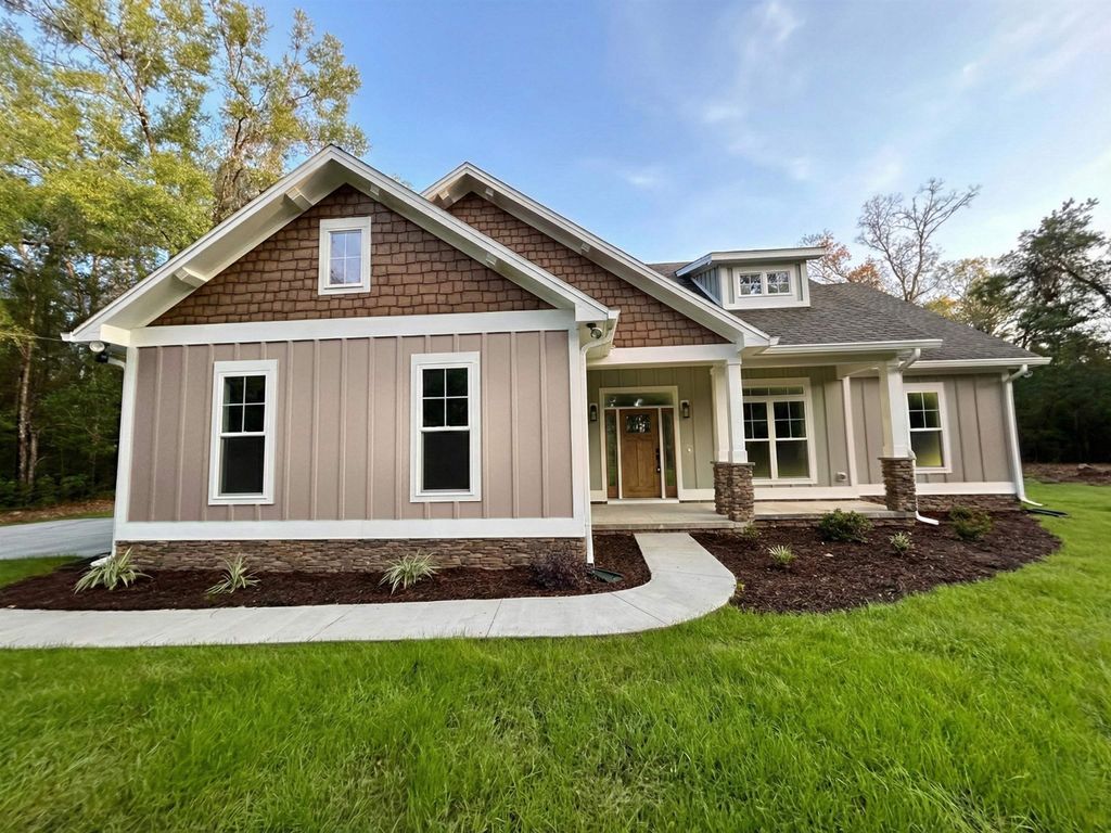 Photo of 80 Basswood Drive, Crawfordville, FL 32327 (MLS # 395930)