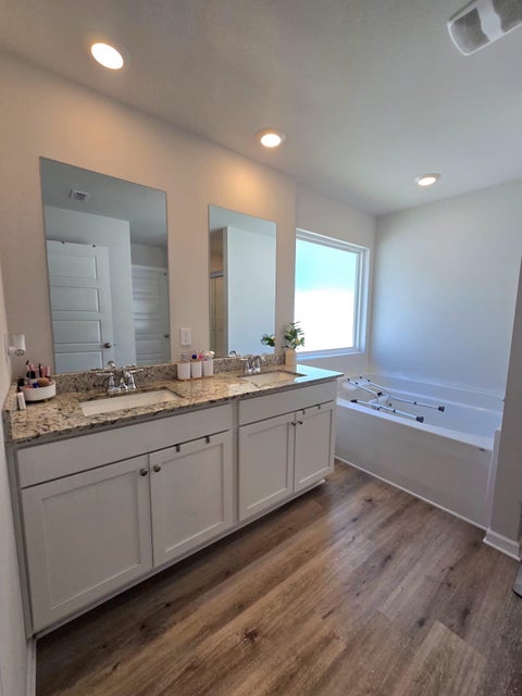 Tiny photo for 1964 Catbird Trail, Tallahassee, FL 32311 (MLS # 401776)