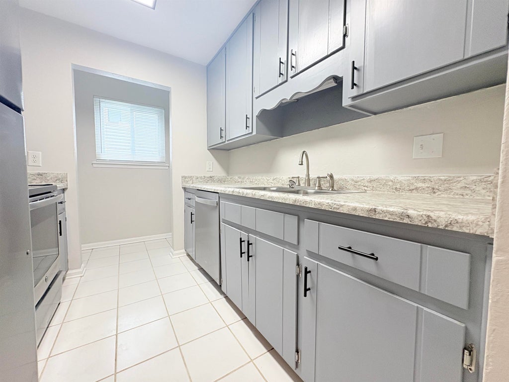 Photo of 1595 Willow Bend Way #A, Tallahassee, FL 32301 (MLS # 400958)