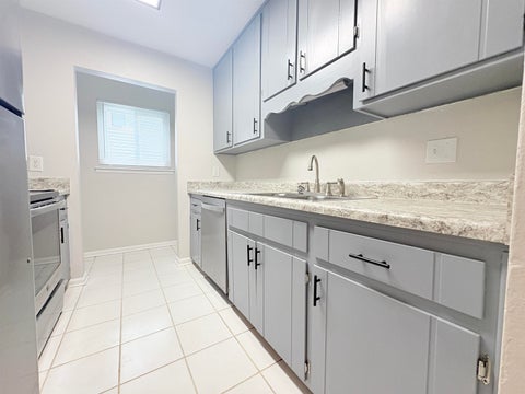 Tiny photo for 1595 Willow Bend Way #A, Tallahassee, FL 32301 (MLS # 400958)