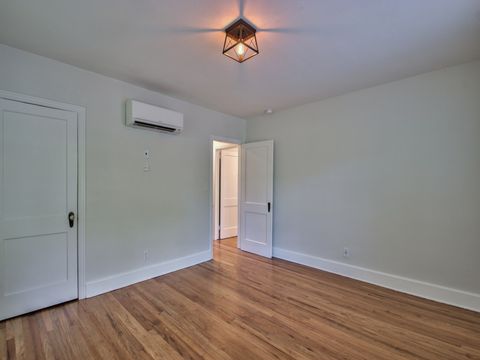 Tiny photo for 500 E College Avenue #F, Tallahassee, FL 32301 (MLS # 385150)