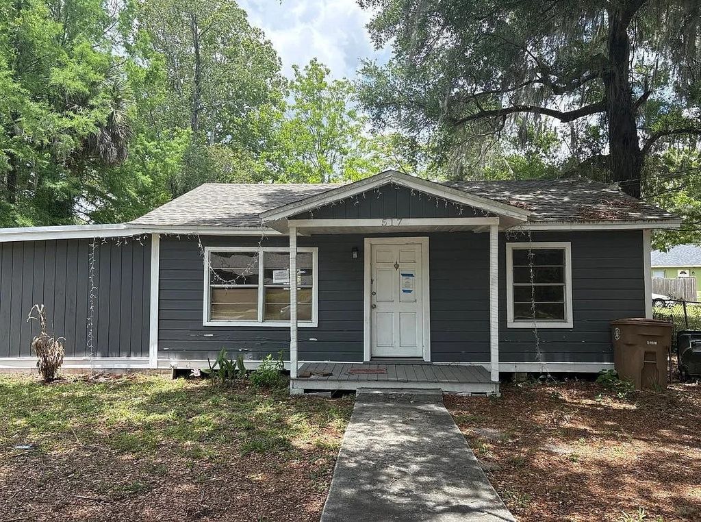 Photo of 517 NW 26th Street, Ocala, FL 34475 (MLS # 402089)