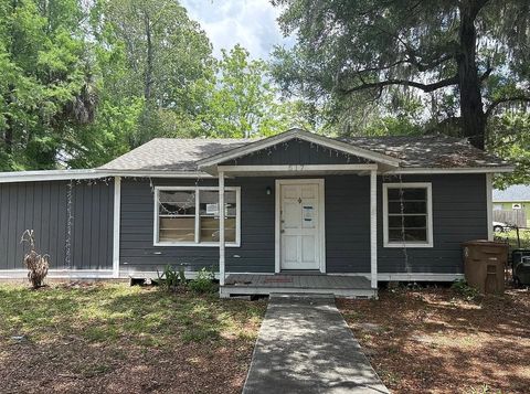 Photo of 517 NW 26th Street, Ocala, FL 34475 (MLS # 402089)