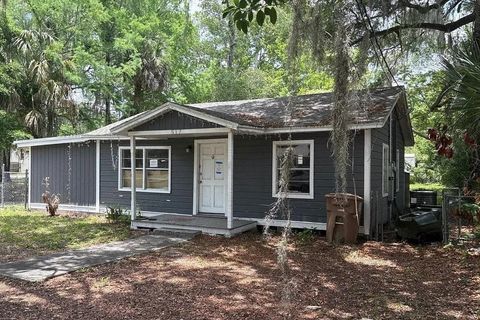 Tiny photo for 517 NW 26th Street, Ocala, FL 34475 (MLS # 402089)
