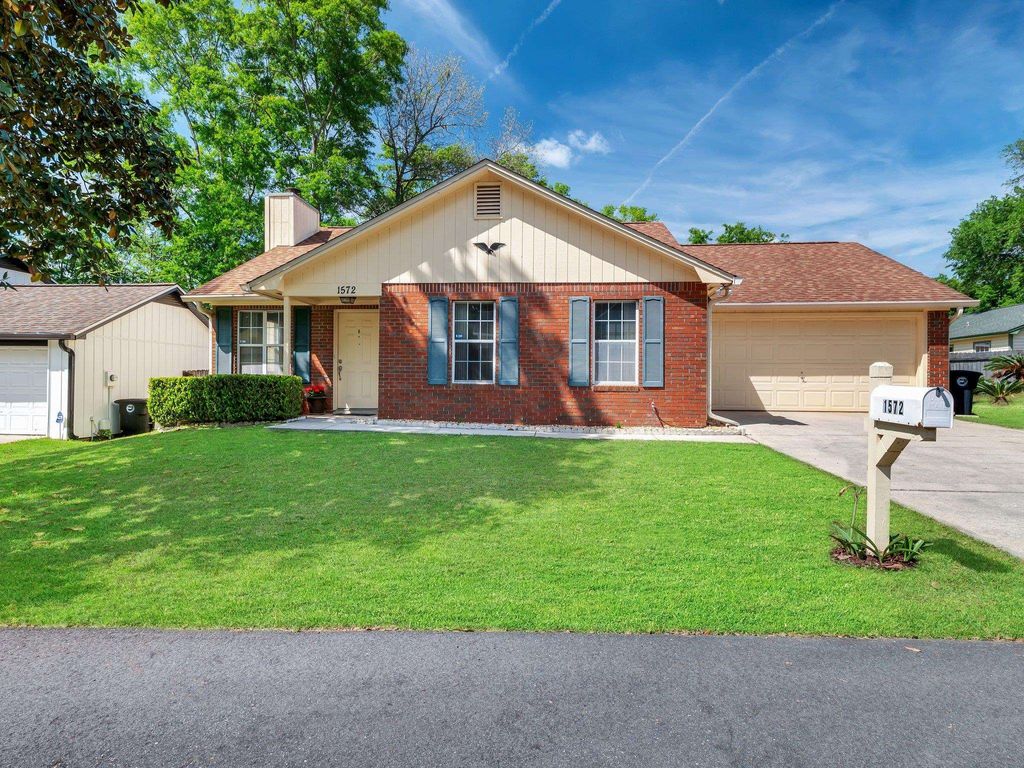 Photo of 1572 Cinnamon Bear Circle, Tallahassee, FL 32311 (MLS # 398219)