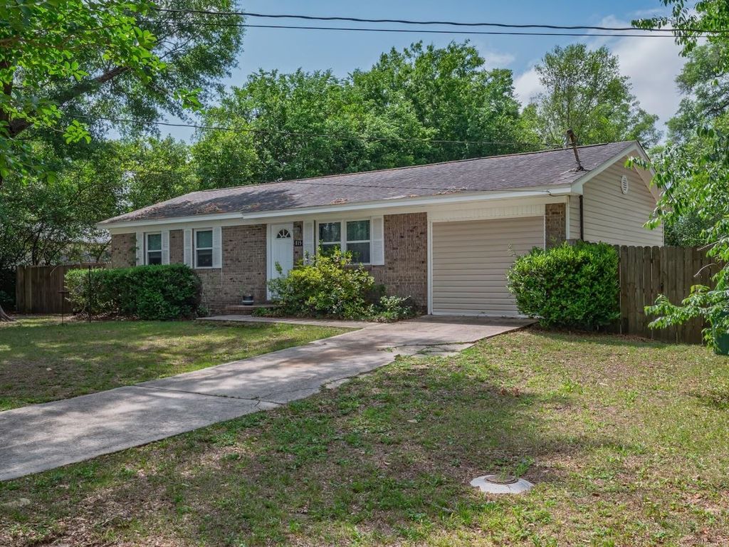 Photo of 815 Peggy Drive, Tallahassee, FL 32305 (MLS # 399242)