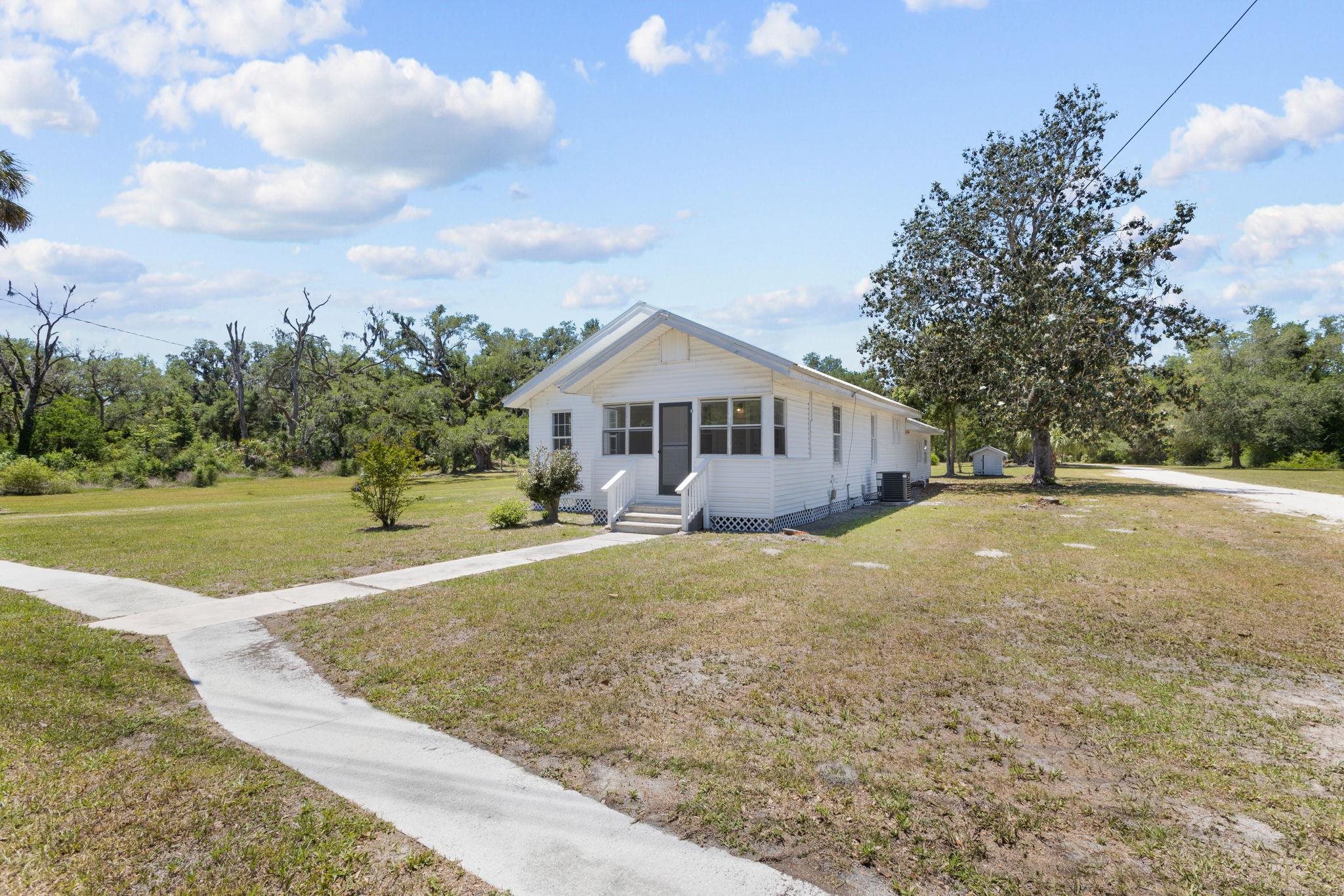 Photo 1 of 67 — 1997 N Us 221, Perry, FL 32347
