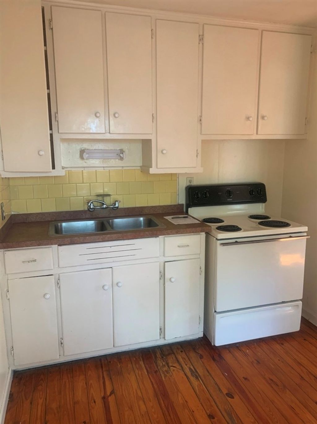 Photo of 1607 Jackson Bluff Road, Tallahassee, FL 32304 (MLS # 398903)