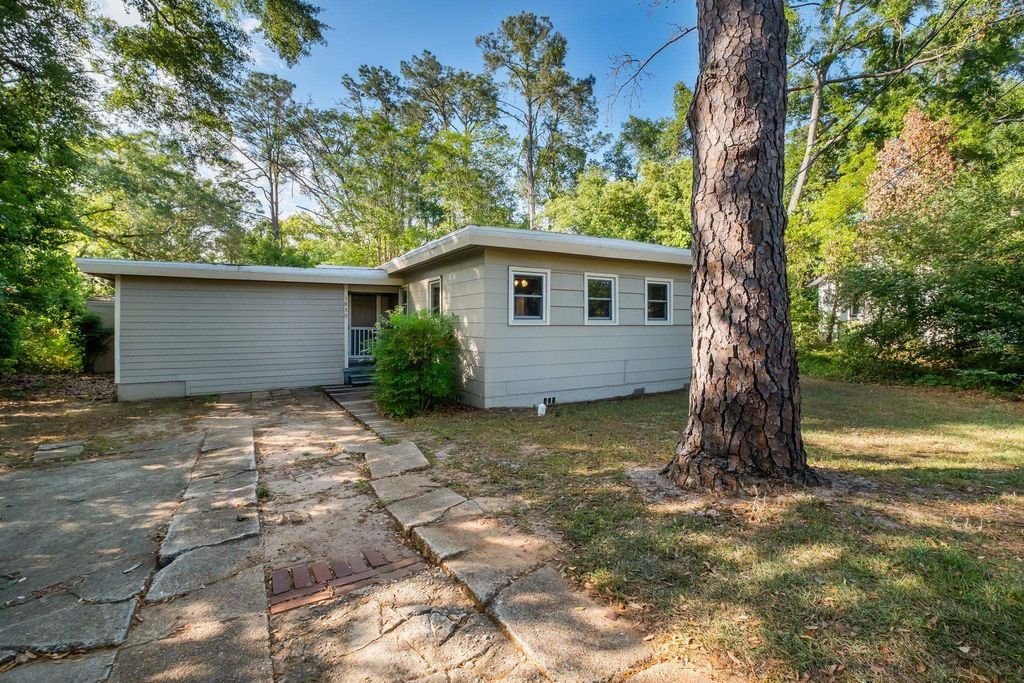 Photo of 1830 Tyndall Drive, Tallahassee, FL 32304 (MLS # 399176)