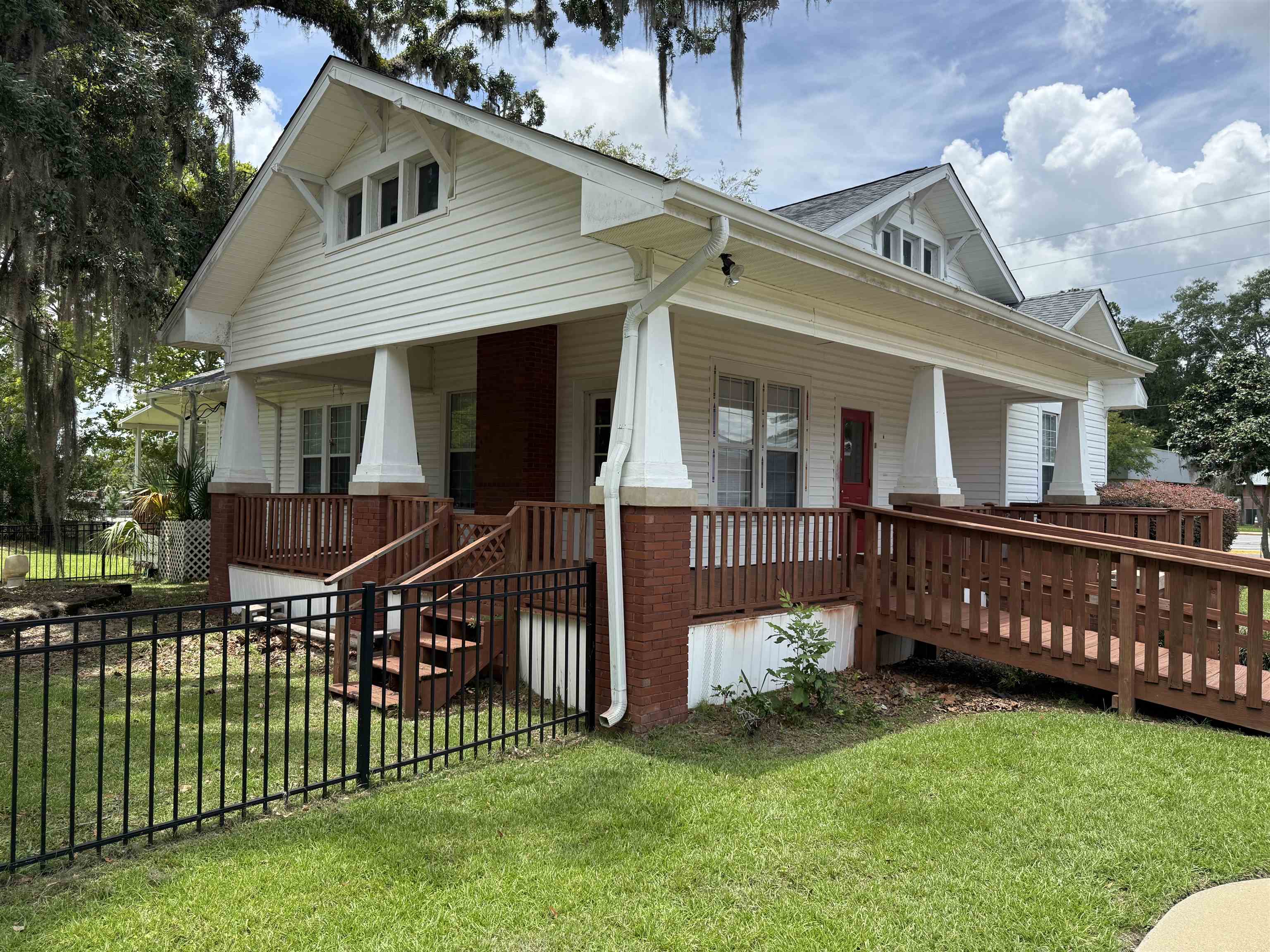 395 W Palmer Mill Road