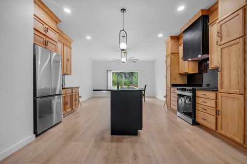 Tiny photo for 1406 Daniels Street, Tallahassee, FL 32310 (MLS # 395357)
