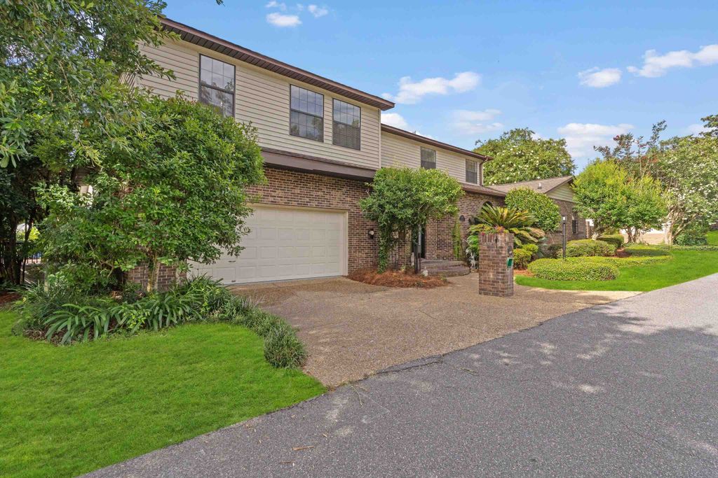 Photo of 1417 Denholm Drive, Tallahassee, FL 32308 (MLS # 394807)