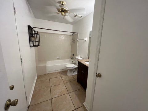 Tiny photo for 121 Boardwalk Street, Tallahassee, FL 32301 (MLS # 401286)