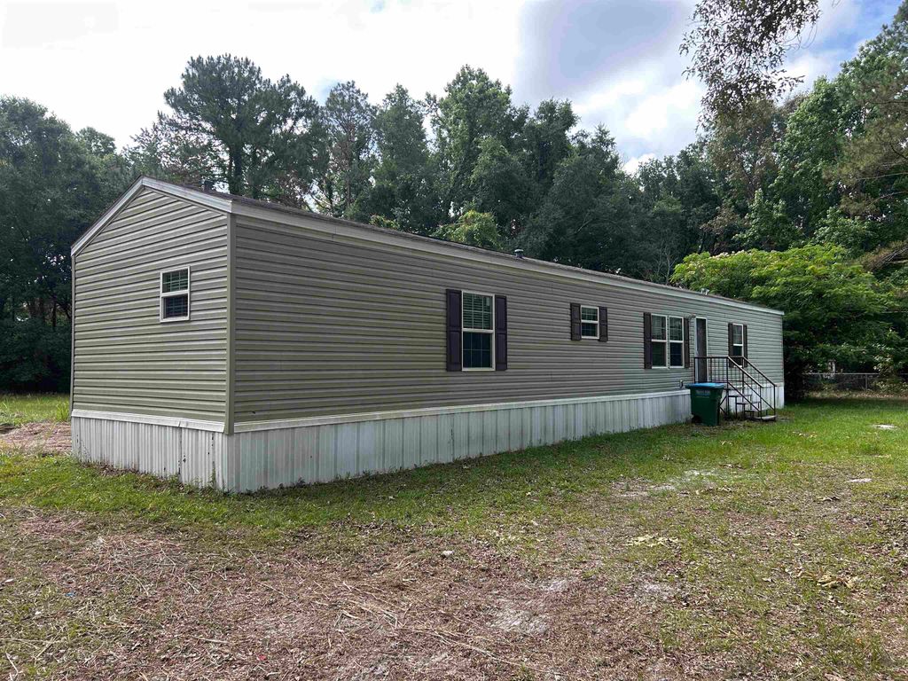 Photo of 19 Centipede Drive, Crawfordville, FL 32327 (MLS # 400175)
