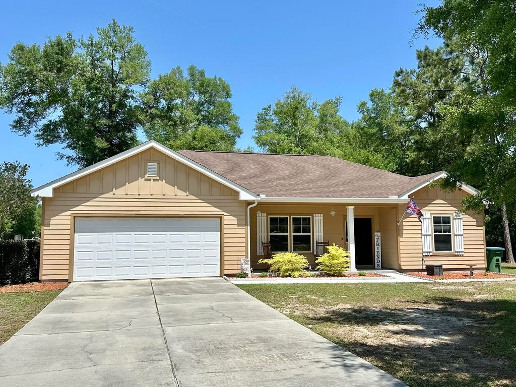 Photo of 7 Ross Drive, Crawfordville, FL 32327 (MLS # 391560)