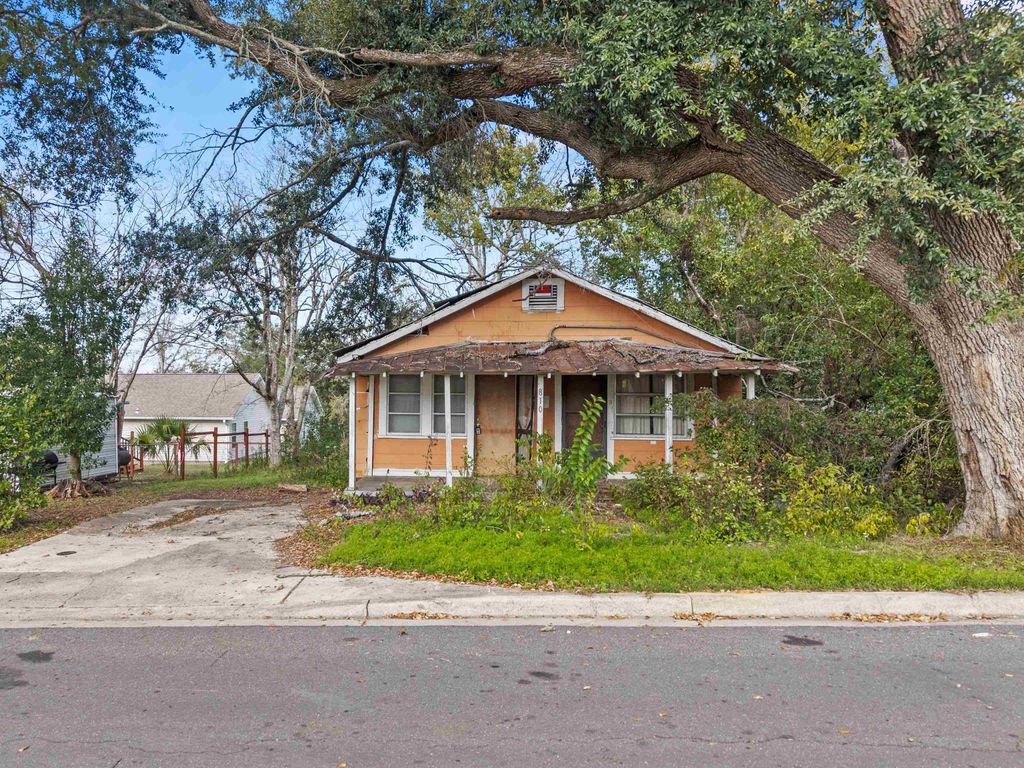 Photo of 810 Taylor Street, Tallahassee, FL 32310 (MLS # 396676)