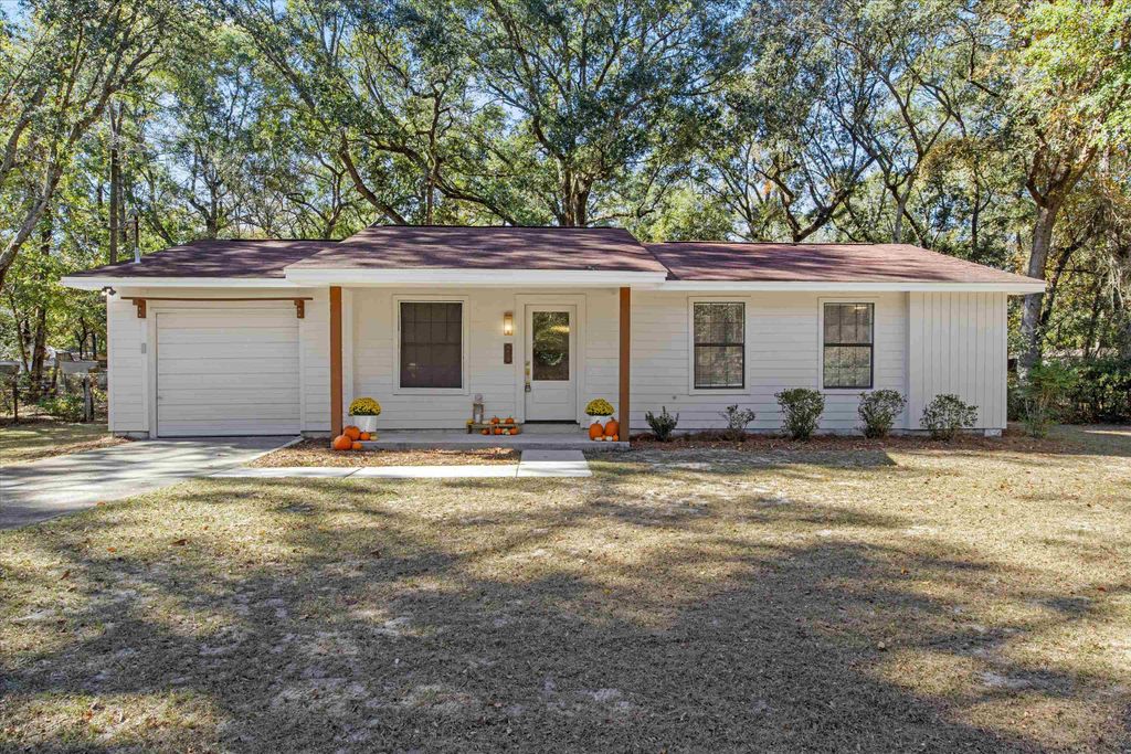 Photo of 8477 Titus Lane, Tallahassee, FL 32305 (MLS # 393630)