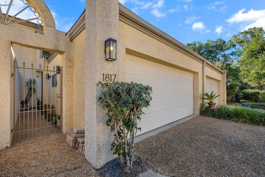 Photo of 1817 Atlantis Place #BLDG 6, Tallahassee, FL 32303 (MLS # 398704)