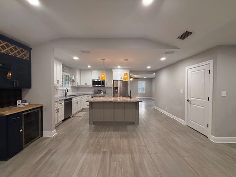 Tiny photo for 605 Waverly Road, Tallahassee, FL 32312 (MLS # 393629)