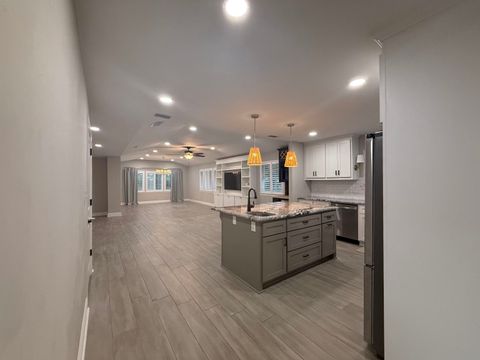 Tiny photo for 605 Waverly Road, Tallahassee, FL 32312 (MLS # 393629)