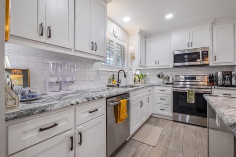 Tiny photo for 605 Waverly Road, Tallahassee, FL 32312 (MLS # 393629)