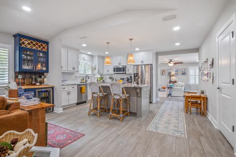 Tiny photo for 605 Waverly Road, Tallahassee, FL 32312 (MLS # 393629)