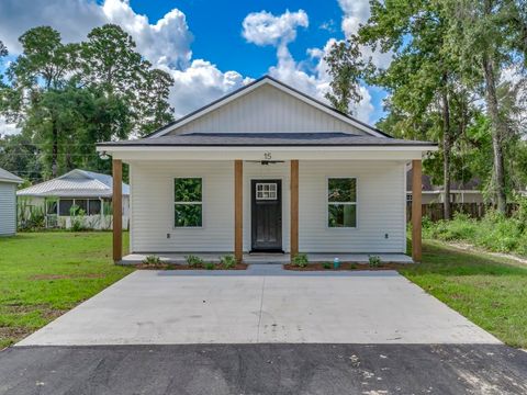 Photo of 103 Beeler Road, Crawfordville, FL 32327 (MLS # 400116)