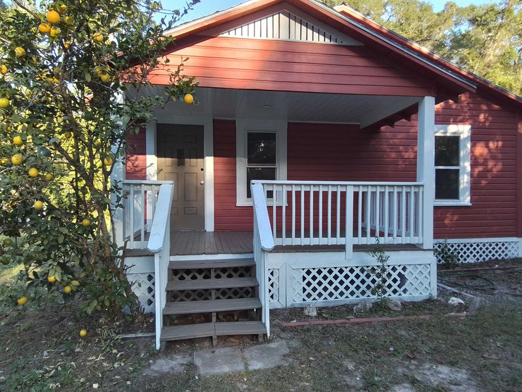 Photo of 25 DISPENNETTE Drive, Crawfordville, FL 32327 (MLS # 393218)