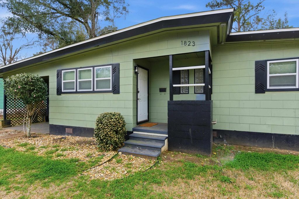 Photo of 1823 Tyndall Drive, Tallahassee, FL 32304 (MLS # 396673)