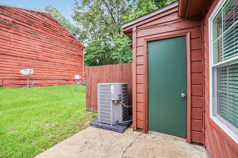 Tiny photo for 2325 Hartsfield Way, Tallahassee, FL 32303 (MLS # 401352)