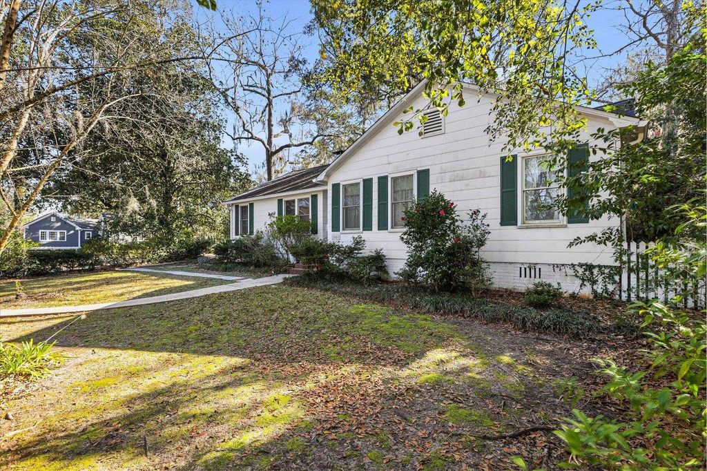 Photo of 1021 E 7th Avenue, Tallahassee, FL 32303 (MLS # 395470)