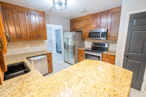 Tiny photo for 818 Barrie Avenue, Tallahassee, FL 32303 (MLS # 396898)