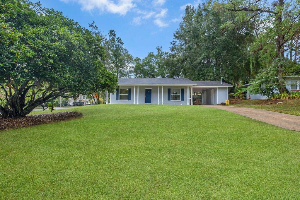 Photo of 2319 Tupelo Terrace Ter, Tallahassee, FL 32303 (MLS # 392687)