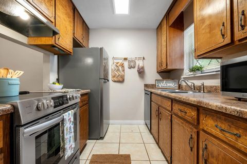 Tiny photo for 611 ACORN GROVE Court, Tallahassee, FL 32312 (MLS # 393634)