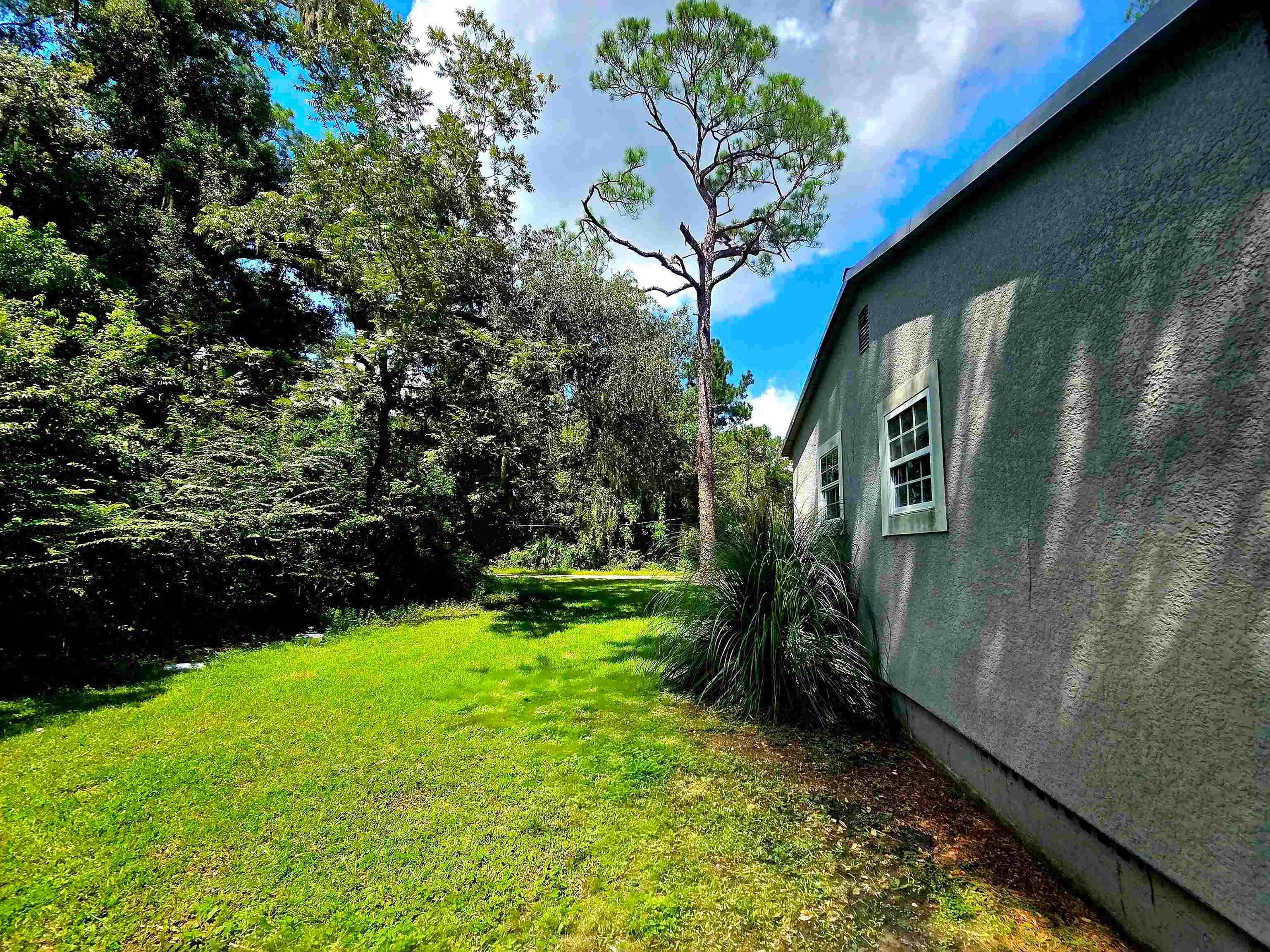 911 N VETERANS Drive