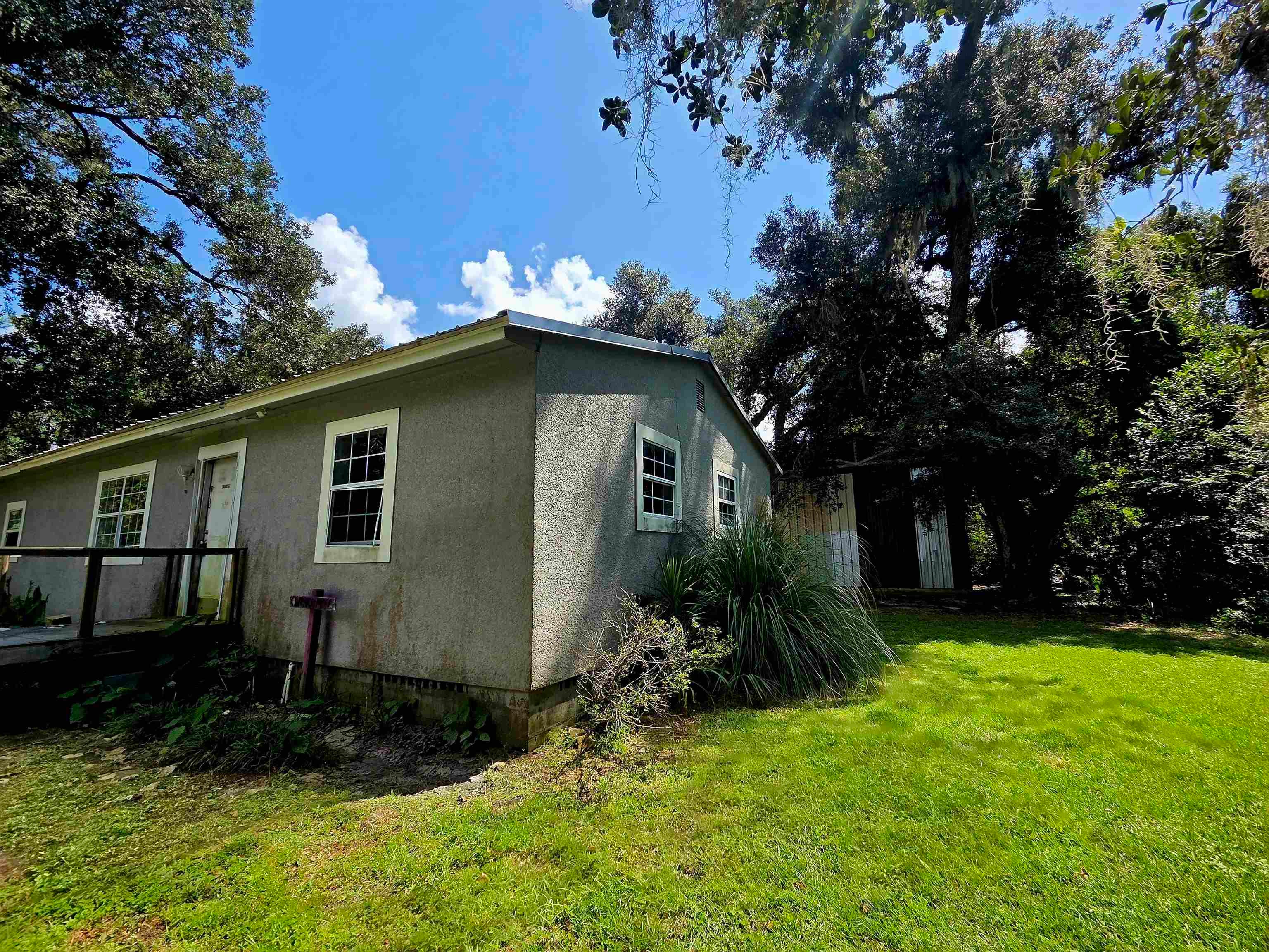 911 N VETERANS Drive